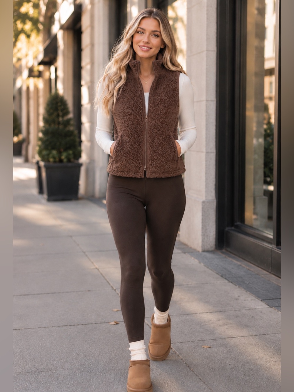 TNA Aritzia Cody Massive Polar Vest Teddy Bear Brown Size XS